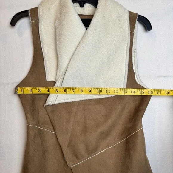 Me Jane Faux Leather Vest Fur Lined Size XS - Picture 5 of 7